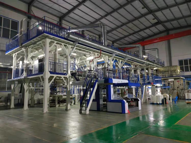 多功能拉伸膜三號線順利試機,助力公司大發展